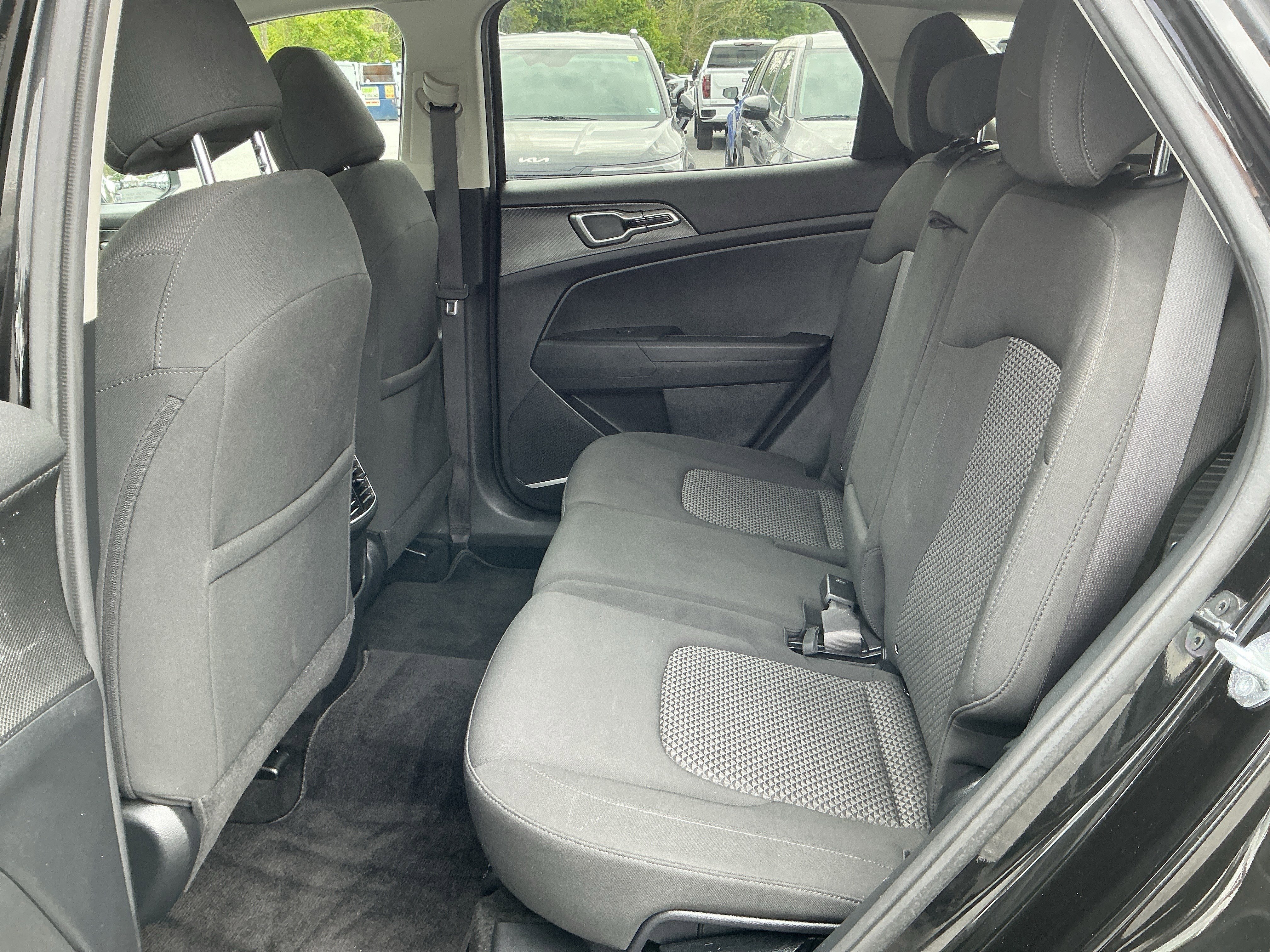 2023 Kia Sportage LX - Photo 16