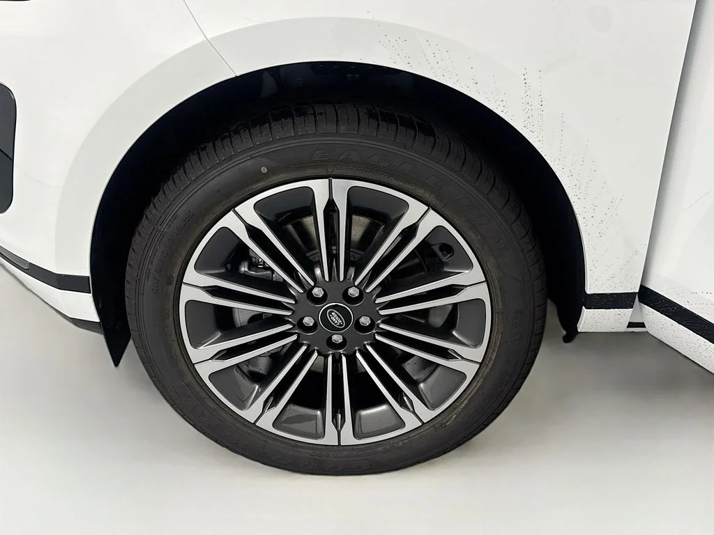 New 2026 Fuji White Land Rover Core S image 31