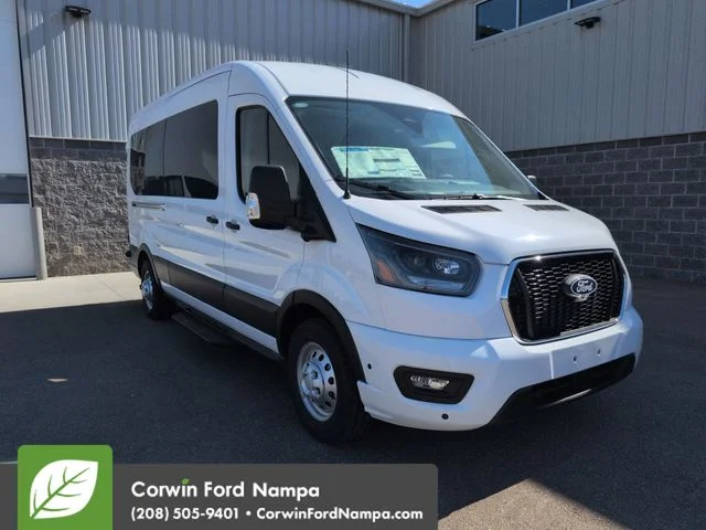 New 2026 Oxford White Ford XLT image 1