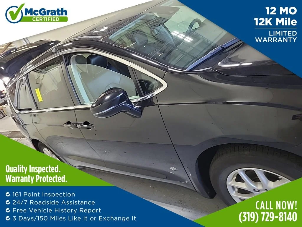 2024 Chrysler Pacifica Touring L's photo