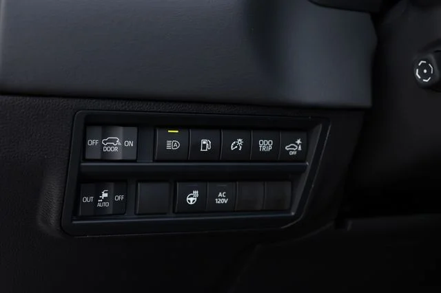 2026 Toyota Sequoia Platinum - Photo 7