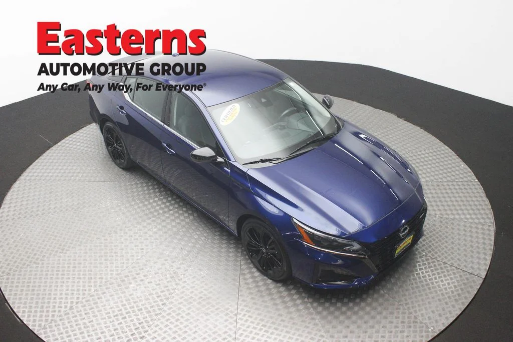 Used 2023 Blue Nissan 2.5 SR image 3