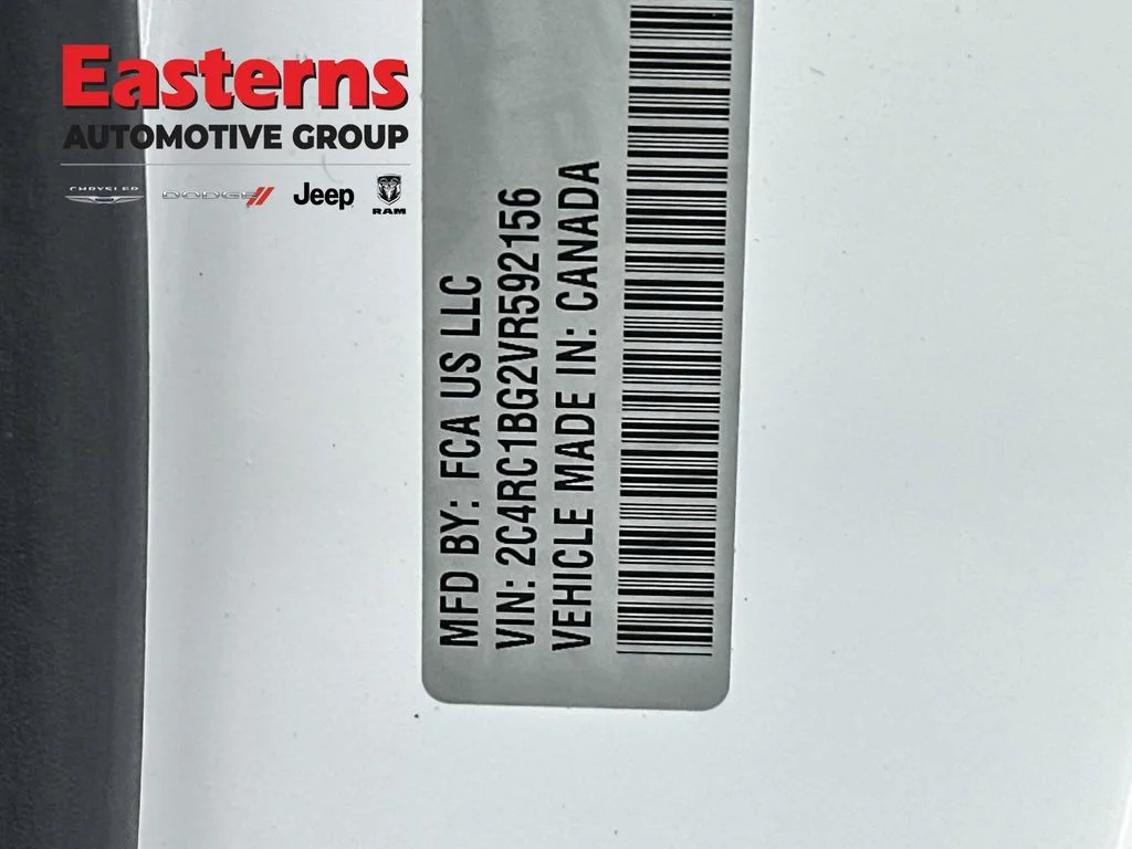 New 2027 Bright White Clear-Coat Exterior Paint Chrysler Select image 29
