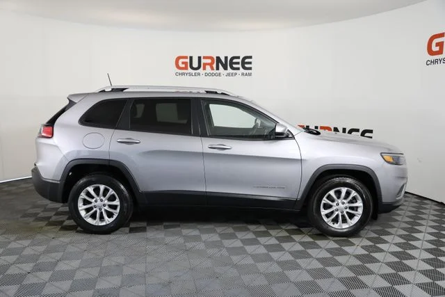 Used 2020 Silver Jeep Latitude image 20