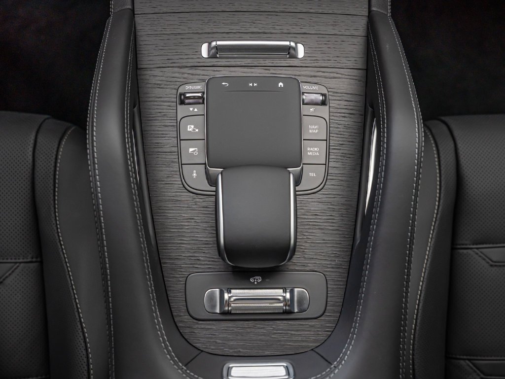 New 2027 MANUFAKTUR Moonlight White Metallic Mercedes-Benz AMG® GLE 53e 4MATIC+ Coupe image 43