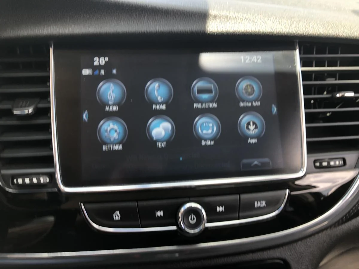 Used 2020 White Buick Awd 4dr Preferred image 13