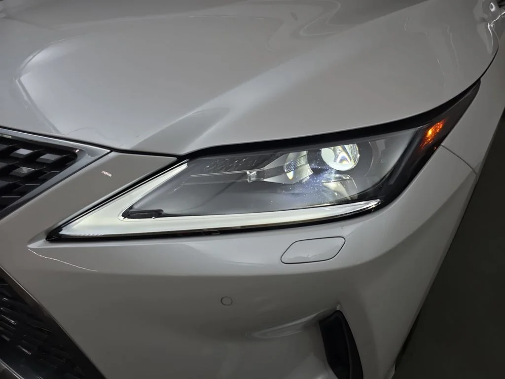 Used 2022 White Lexus 450h image 32