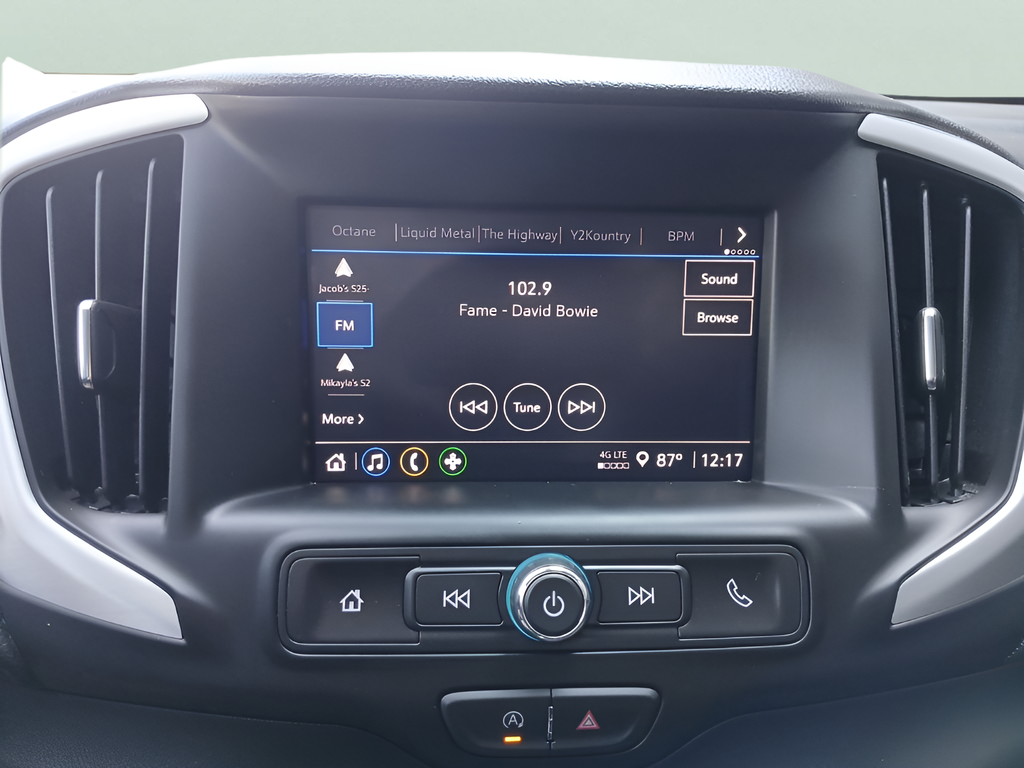 Used 2024 Silver GMC SLE image 19