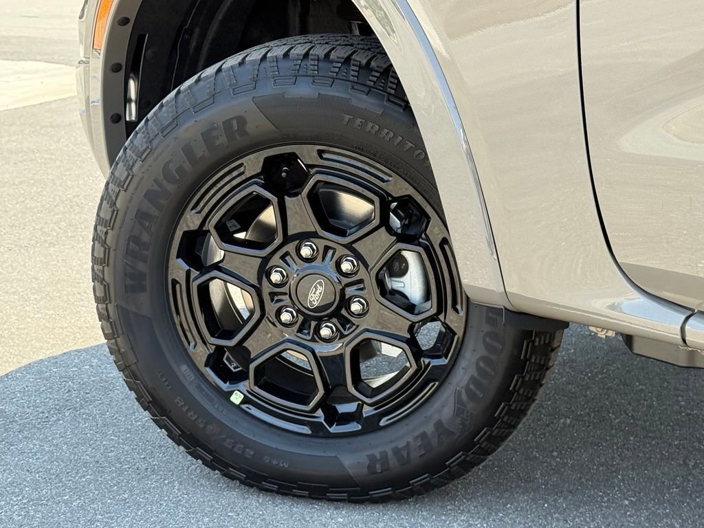 New 2026 Marsh Gray Ford XLT image 15