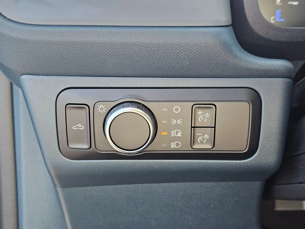 New 2025 Azure Gray Metallic Tri-Coat Ford XLT image 24