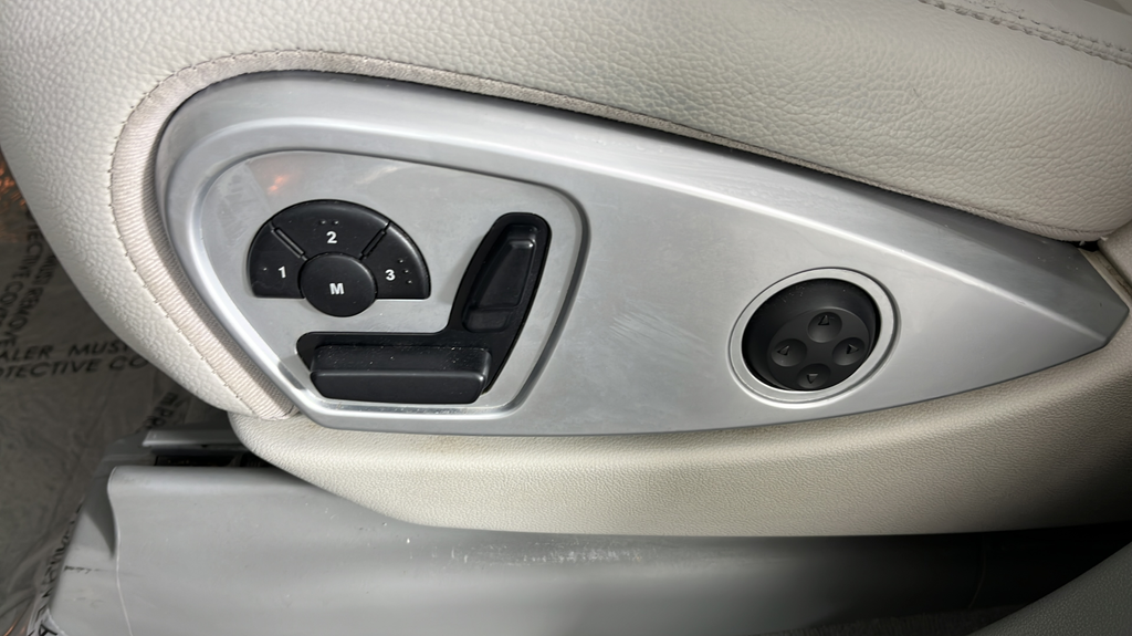 Used 2011  Mercedes-Benz ML 350 image 38