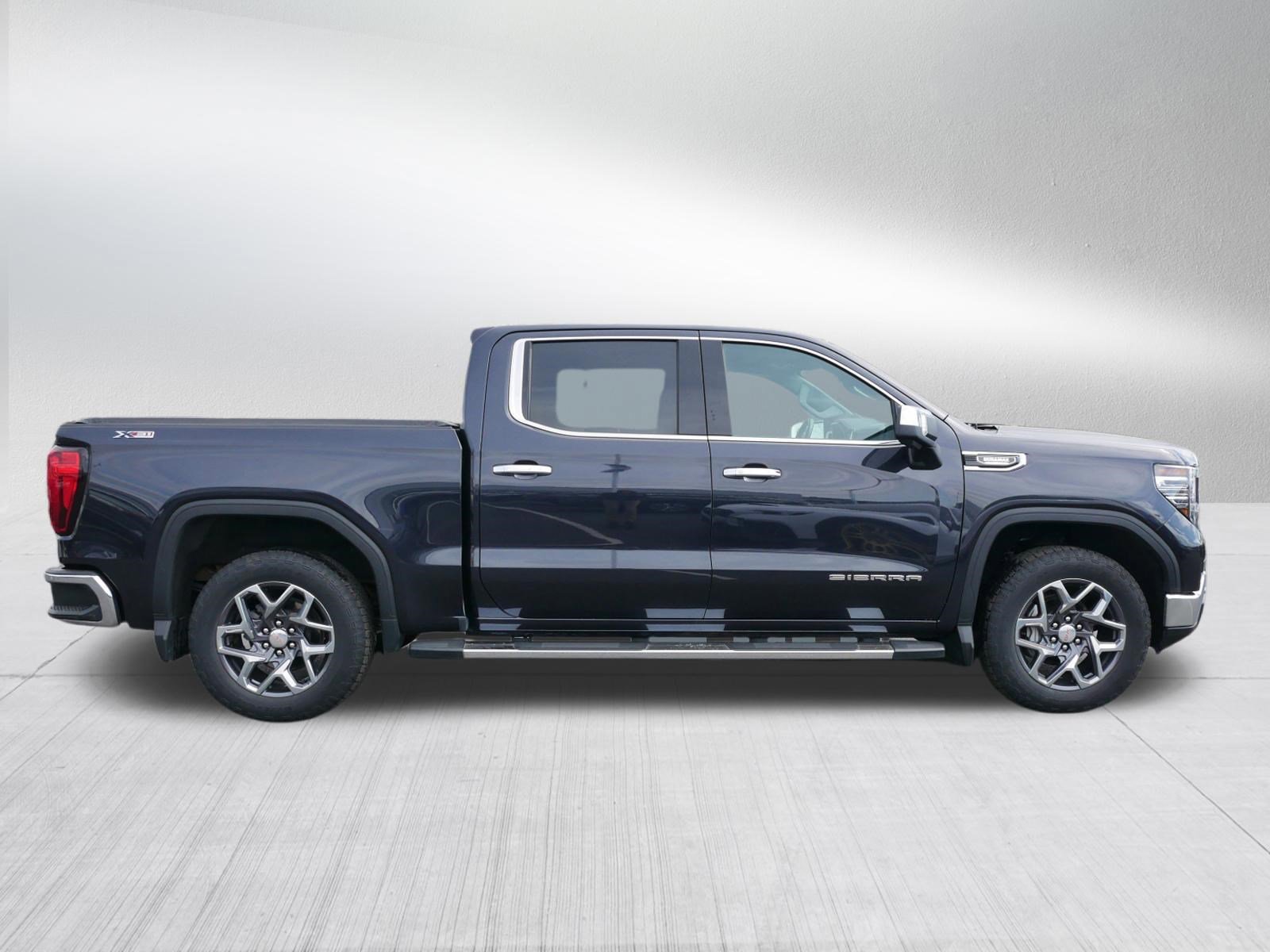 2022 GMC Sierra 1500 SLT - Photo 8