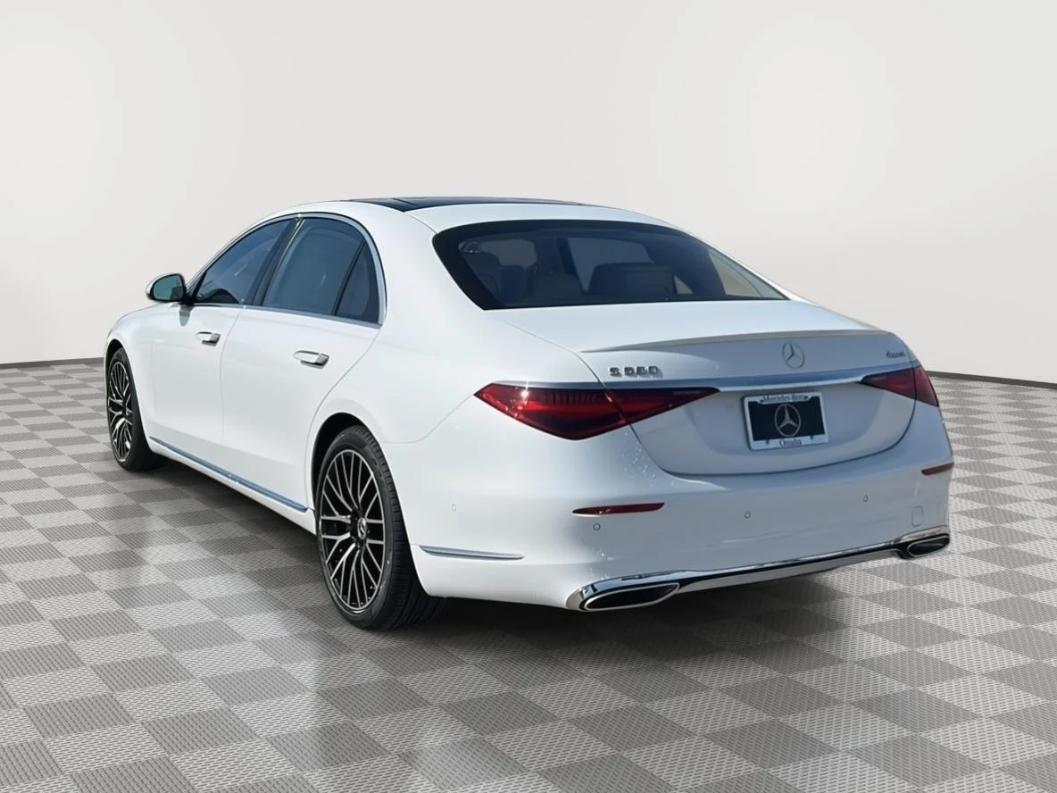 New 2026 MANUFAKTUR Moonlight White Metallic Mercedes-Benz S 580 image 5