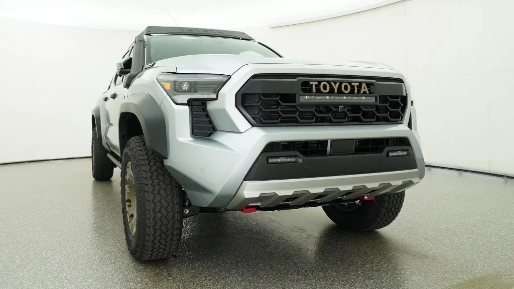 New 2026 Celestial Silver Metallic Toyota Trailhunter image 12