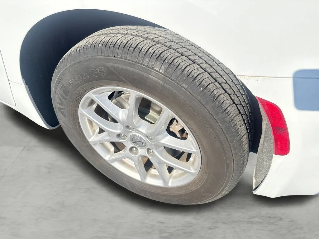 Used 2023 White Chrysler Touring image 10