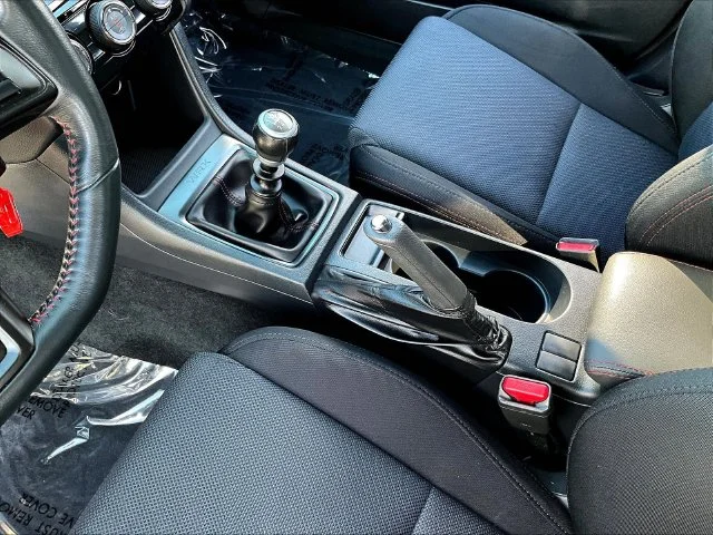 Used 2021 White Subaru Base image 20