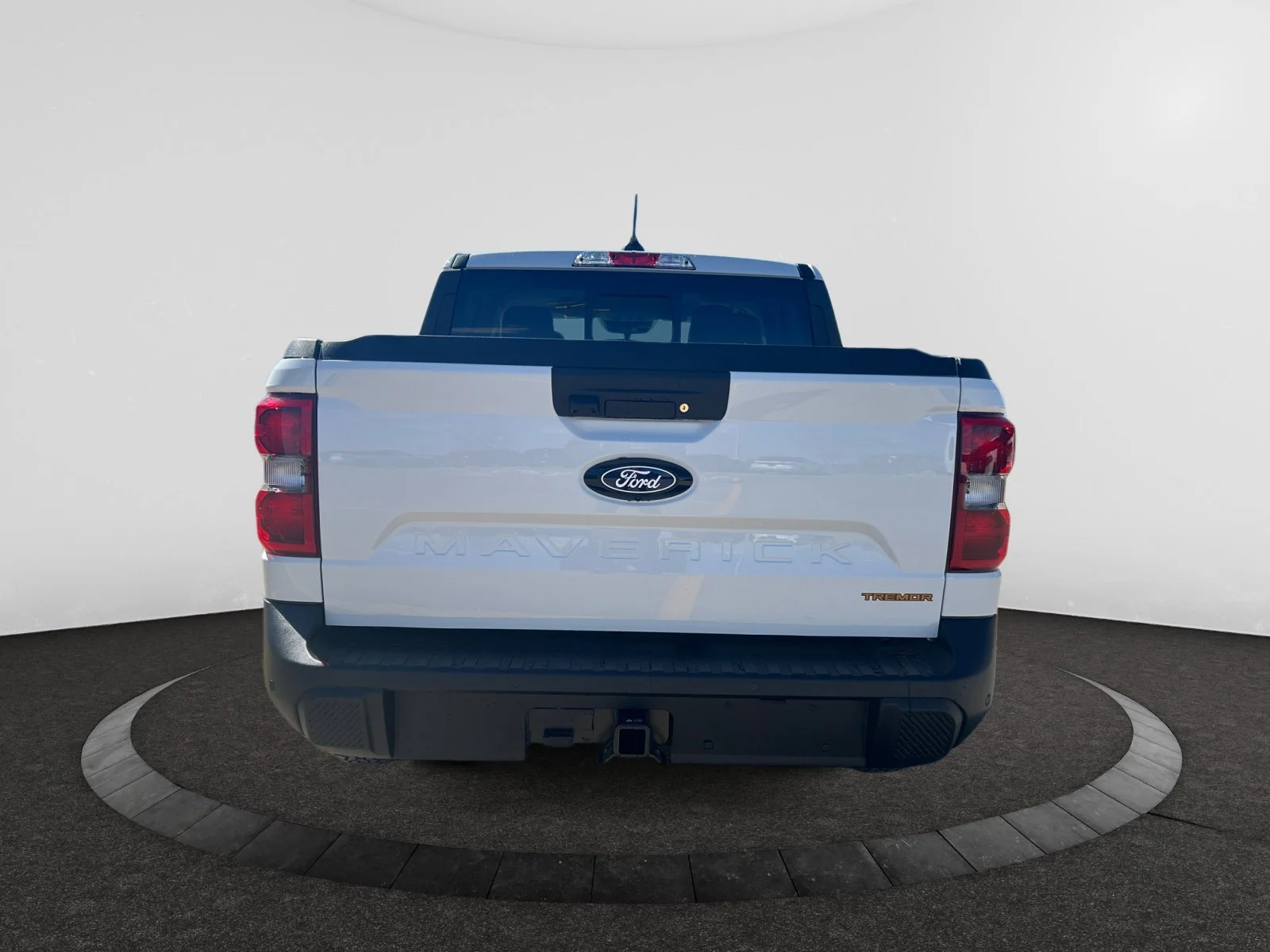 New 2026 Oxford White Ford Tremor image 4