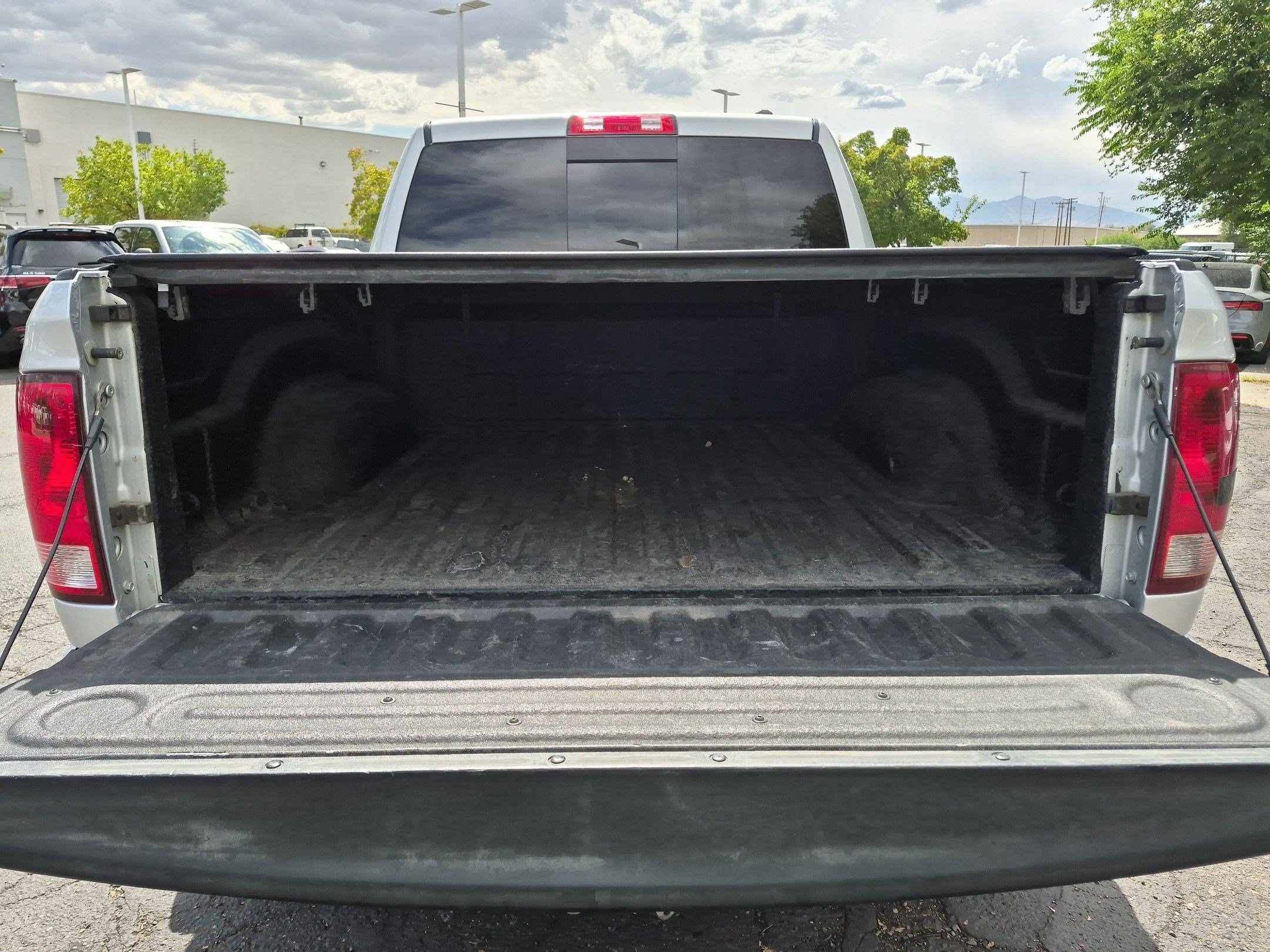 Used 2012  Ram Sport image 31