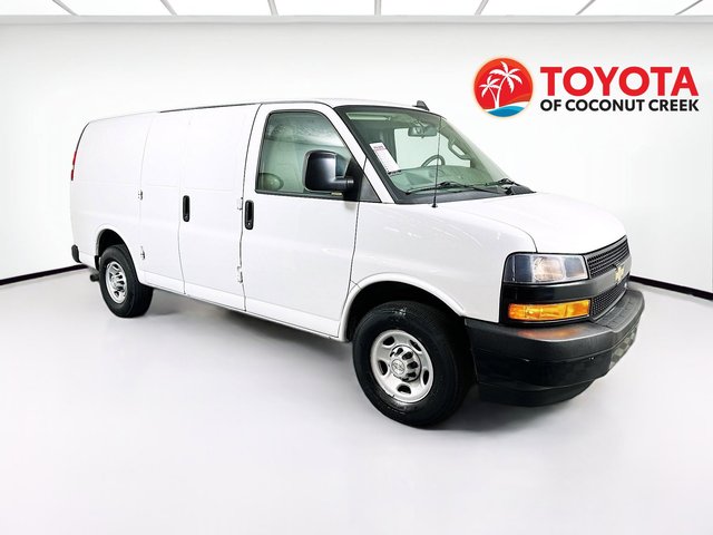 2021 Chevrolet Express media 1
