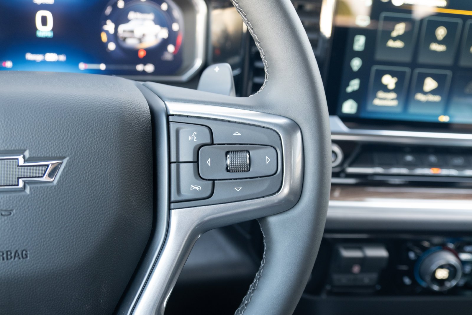 New 2026 Summit White Chevrolet LT Trail Boss image 7