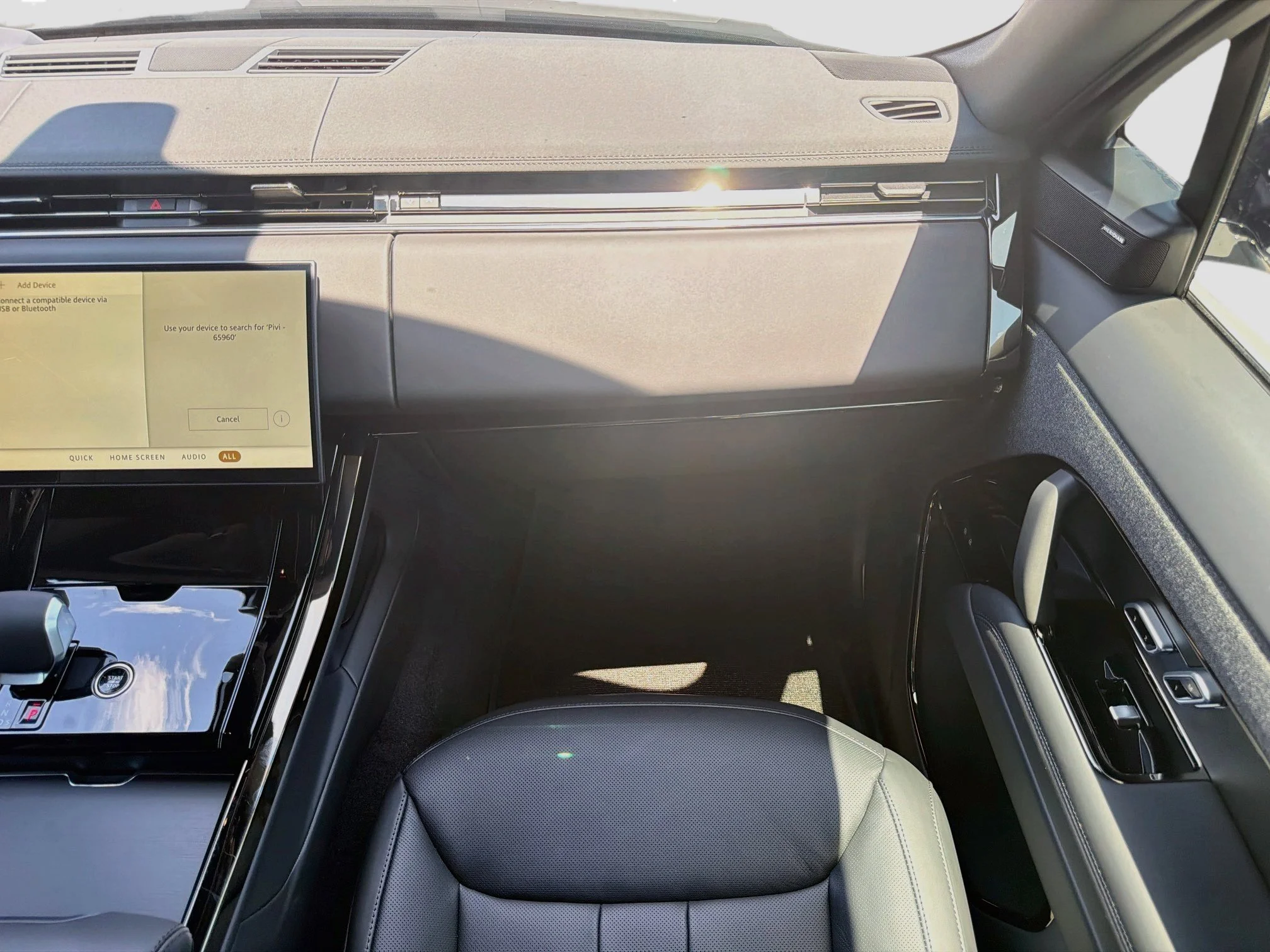 New 2026 Fuji White Land Rover Dynamic SE image 19