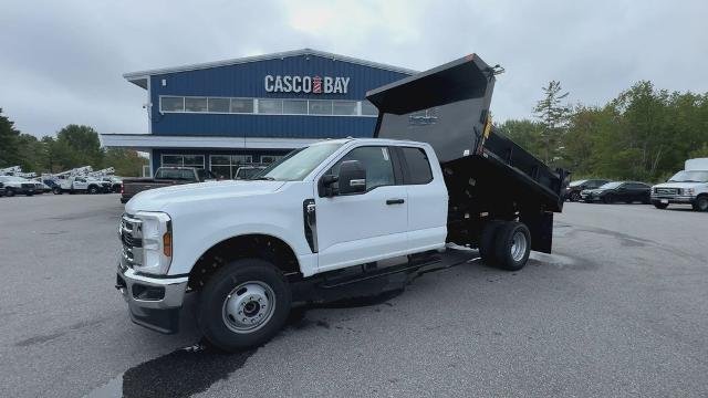 New 2026 Oxford White Ford F-350® XL image 38