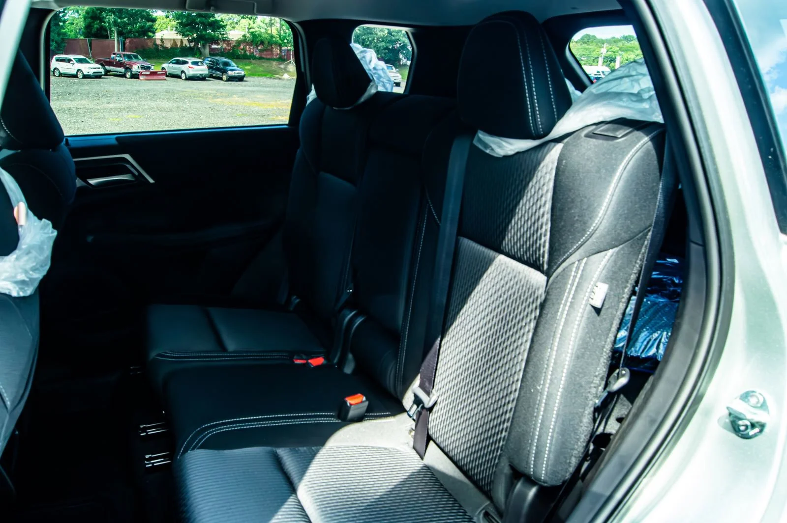 2025 Mitsubishi Outlander Plug-in Hybrid ES - Photo 14