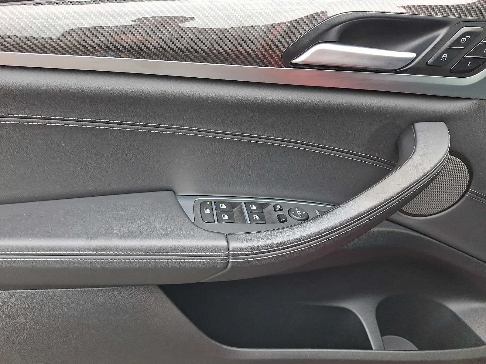 Used 2023 Orange BMW  image 12