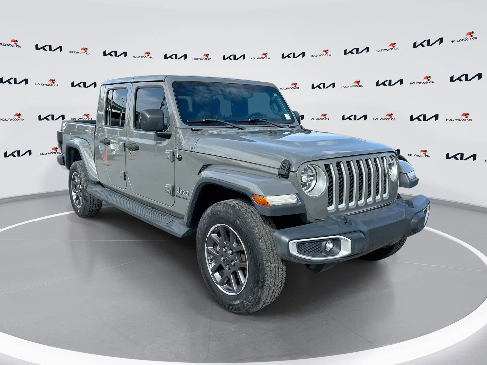 2021 Jeep Gladiator Overland's photo