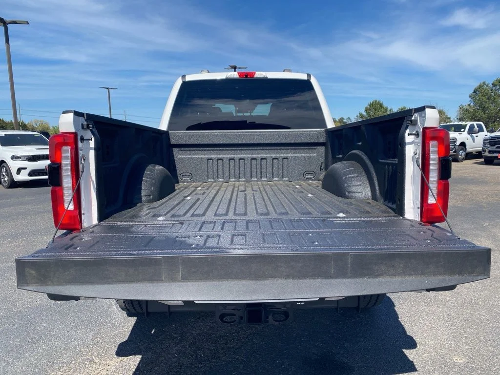 New 2026 Star White Metallic Tri-Coat Ford F-250® Lariat® image 44