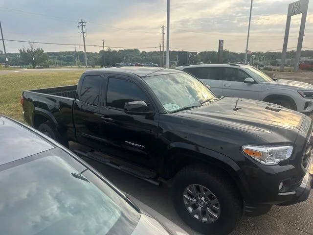Used 2018 Toyota Tacoma SR5 with VIN 5TFSZ5AN5JX164424 for sale in Inver Grove Heights, Minnesota