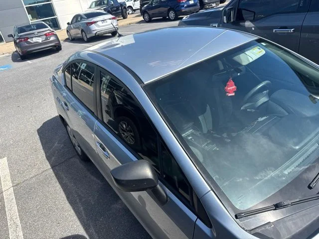 Used 2016 Silver Subaru 2.0i image 3