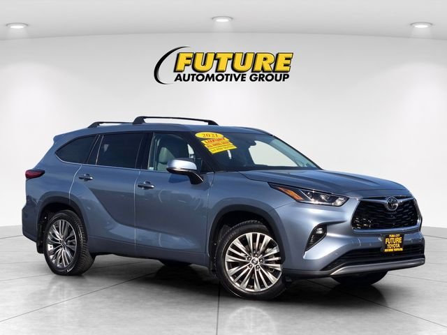 Used 2021  Toyota Platinum image 1
