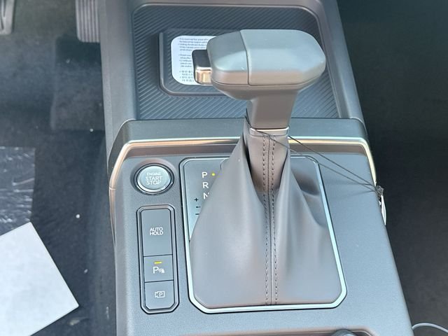 New 2027 Iceberg Green Kia X-Line S image 17