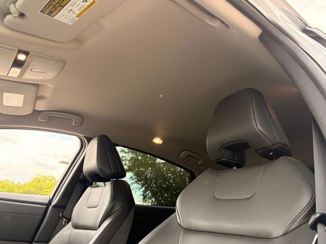 Used 2024 Diamond Pearl Nissan ENGAGE image 12