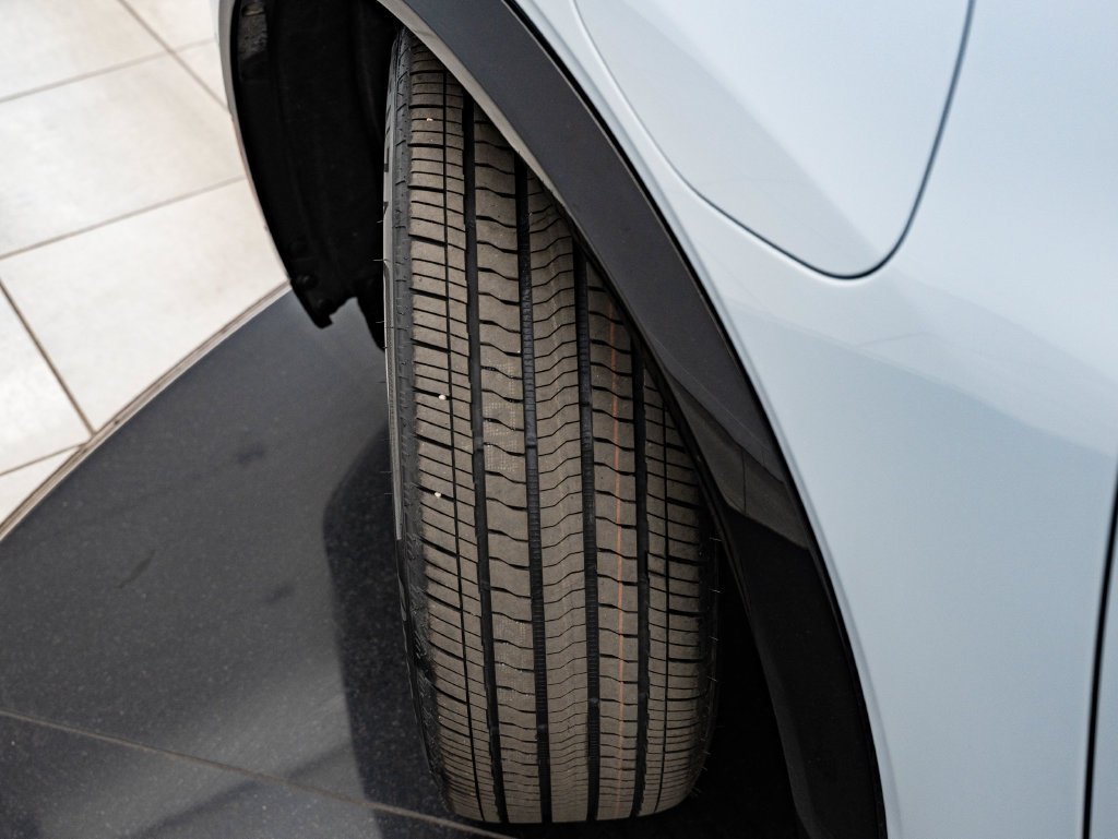 Used 2022 Space White Metallic Ford Premium image 44