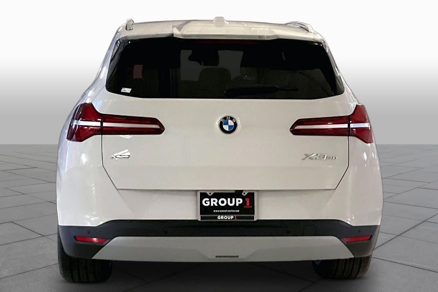 New 2026 Alpine White BMW 30 xDrive image 4