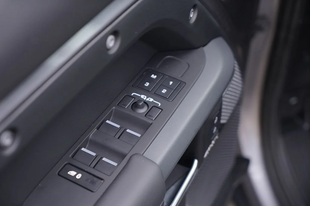Used 2023 Gray Land Rover X image 19