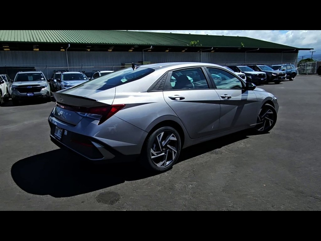 Used 2025 Fluid Metal Metallic Hyundai SEL Sport image 8