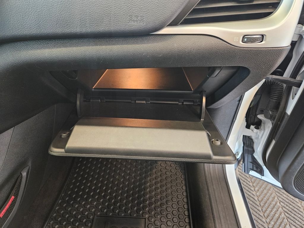 Used 2018 Bright White Clearcoat Jeep Trailhawk image 27