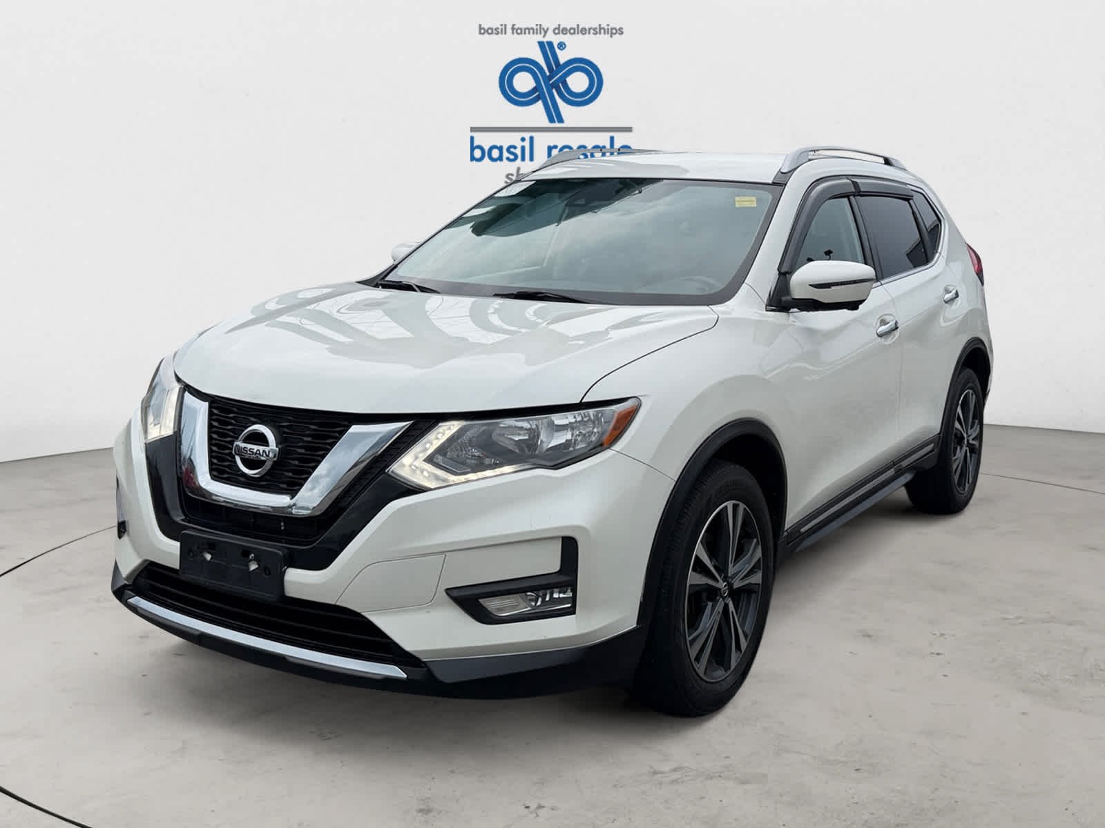 Used 2017 Pearl White Nissan SL image 2