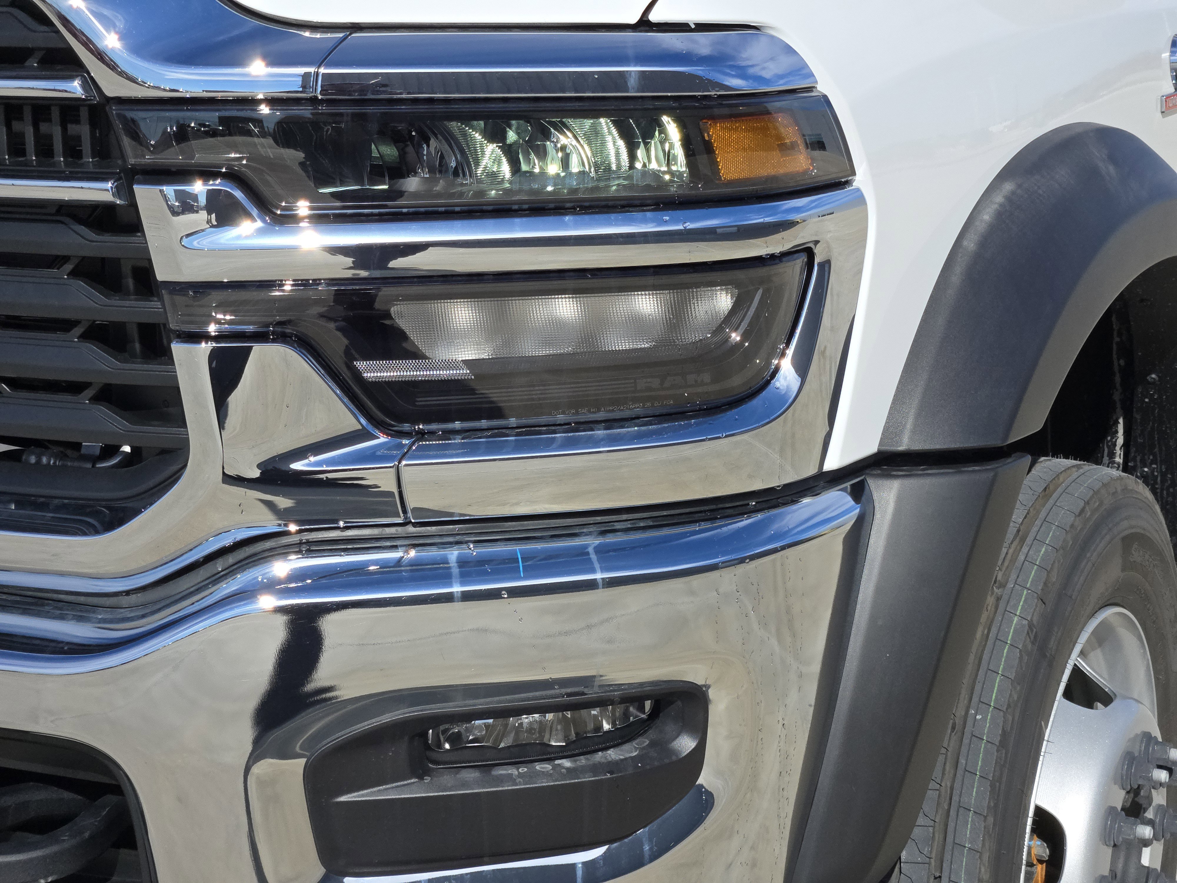 New 2026 Bright White Clear-Coat Exterior Paint RAM Tradesman image 7