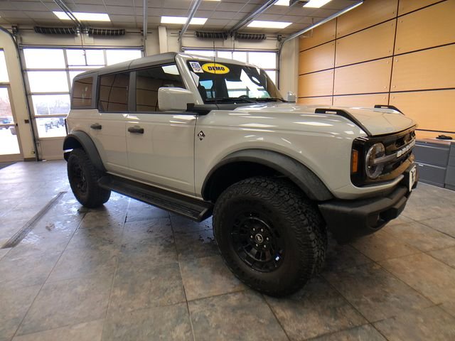 2026 Ford Bronco Outer Banks 4x4's photo