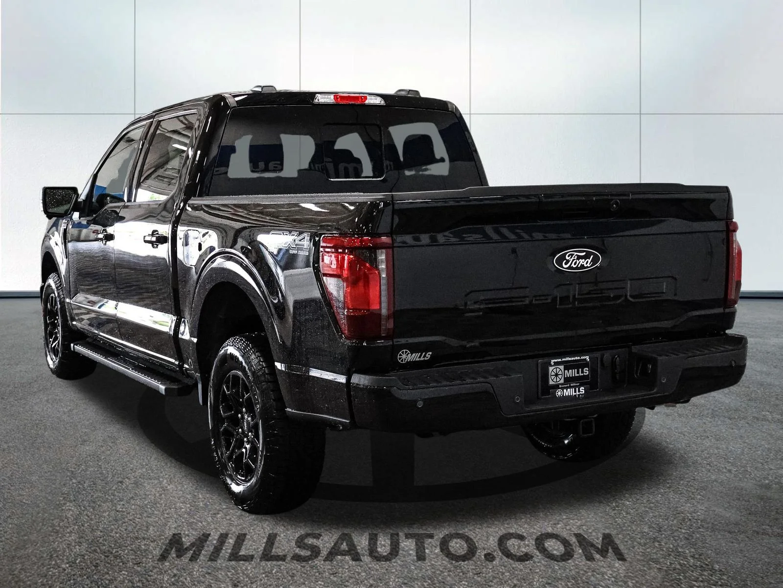New 2026 Agate Black Metallic Ford XLT image 5