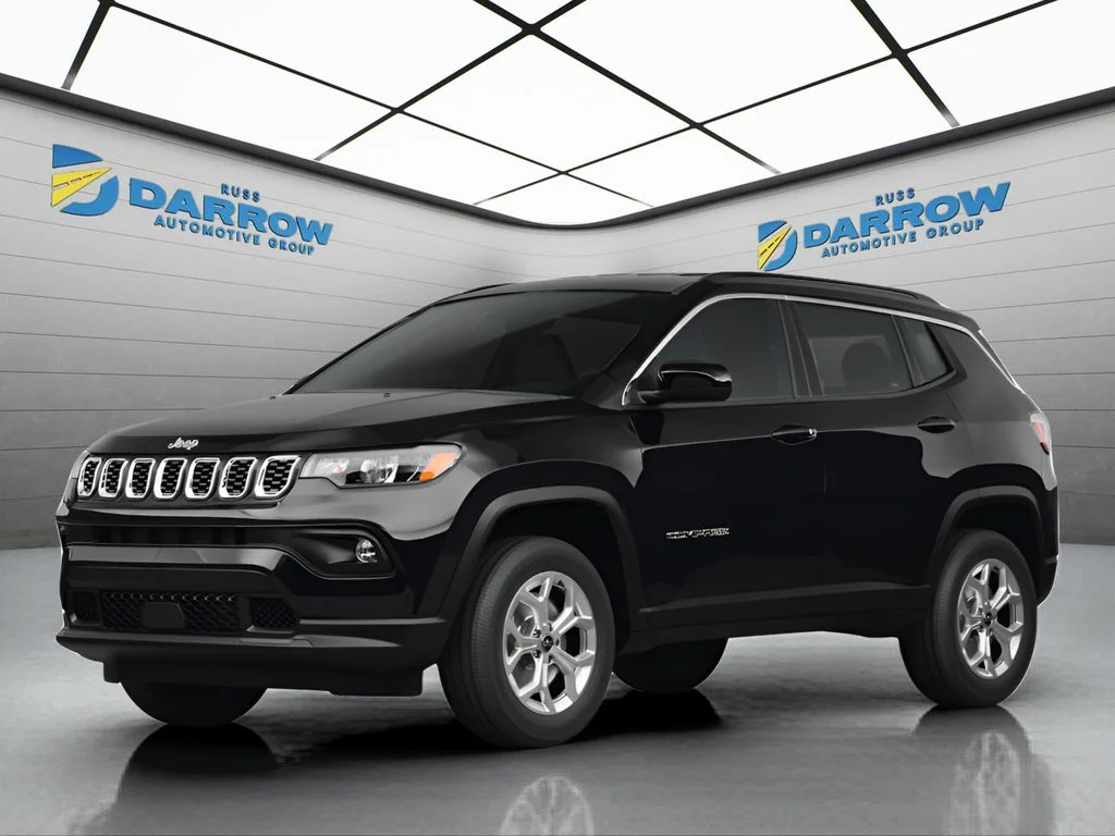 New 2026 Diamond Black Crystal Pearl-Coat Exterior Paint Jeep Latitude image 1