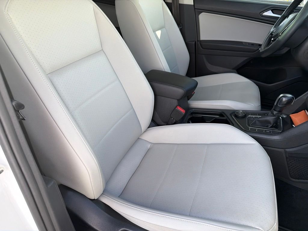 Used 2020 Beige Volkswagen 2.0T SE image 21