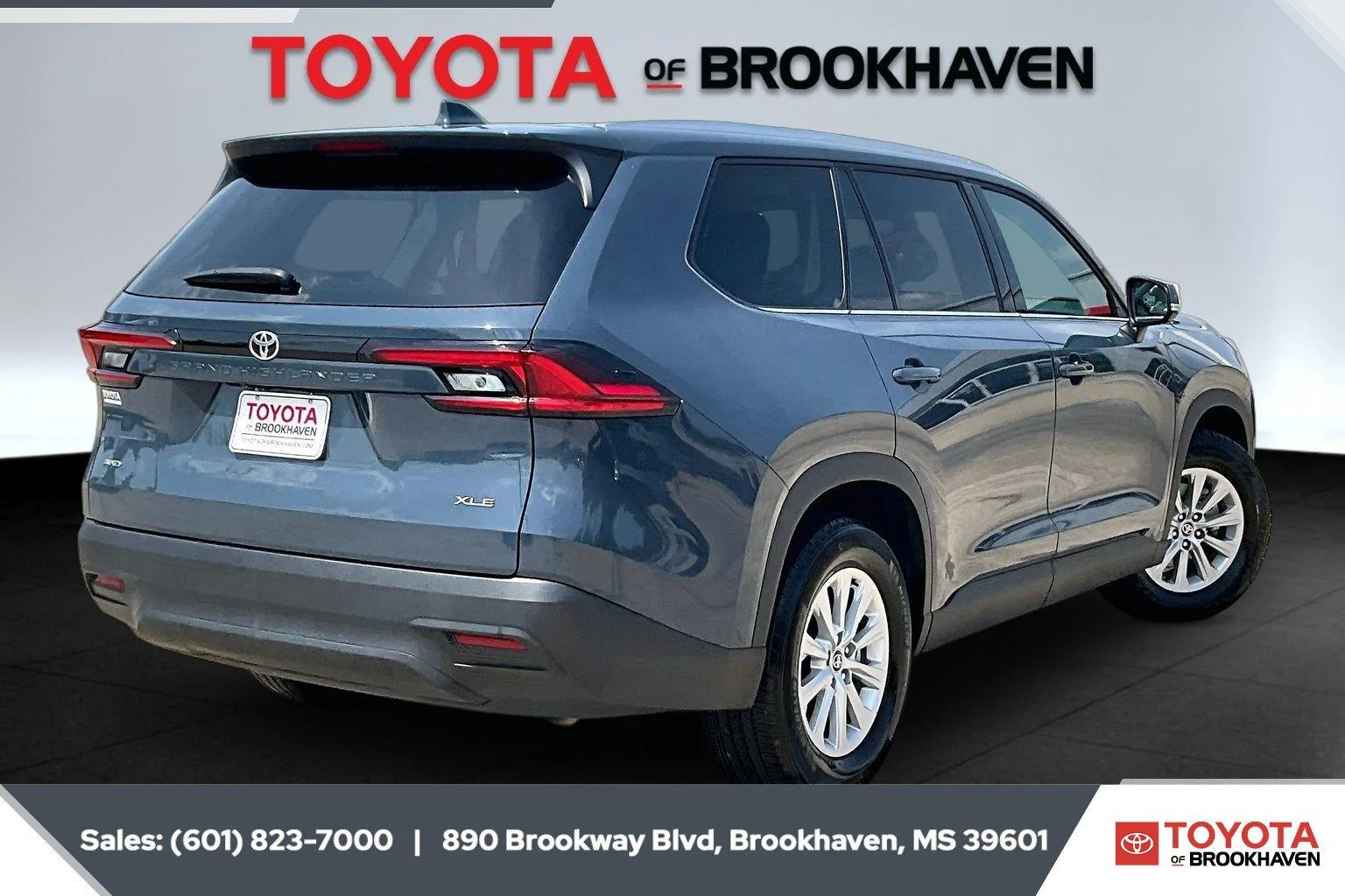 Used 2025 Storm Cloud Toyota XLE image 11