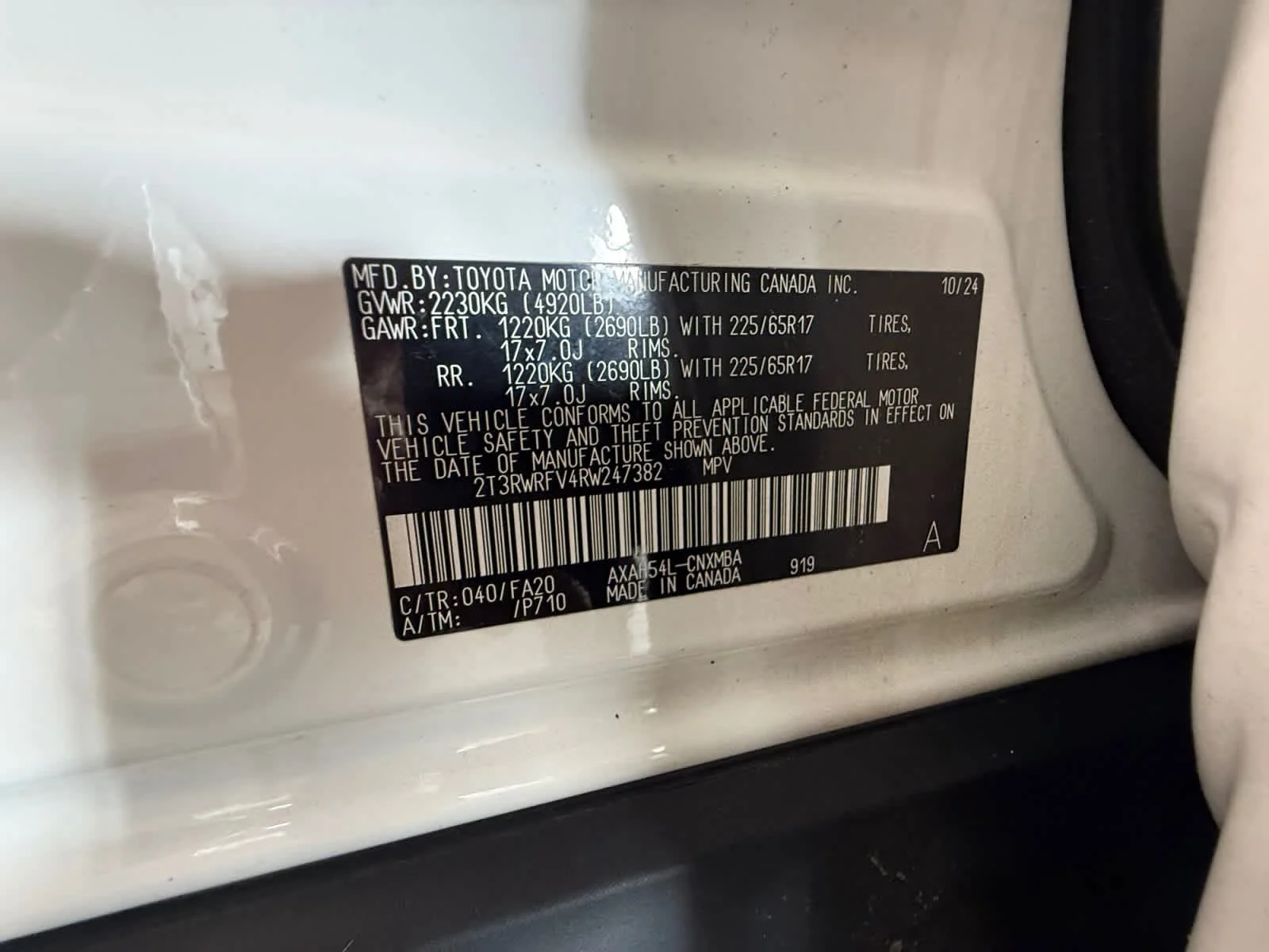 Used 2024 Ice Cap Toyota Hybrid XLE image 25