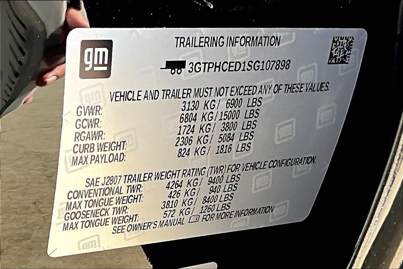 Used 2025 Onyx Black GMC Elevation image 21