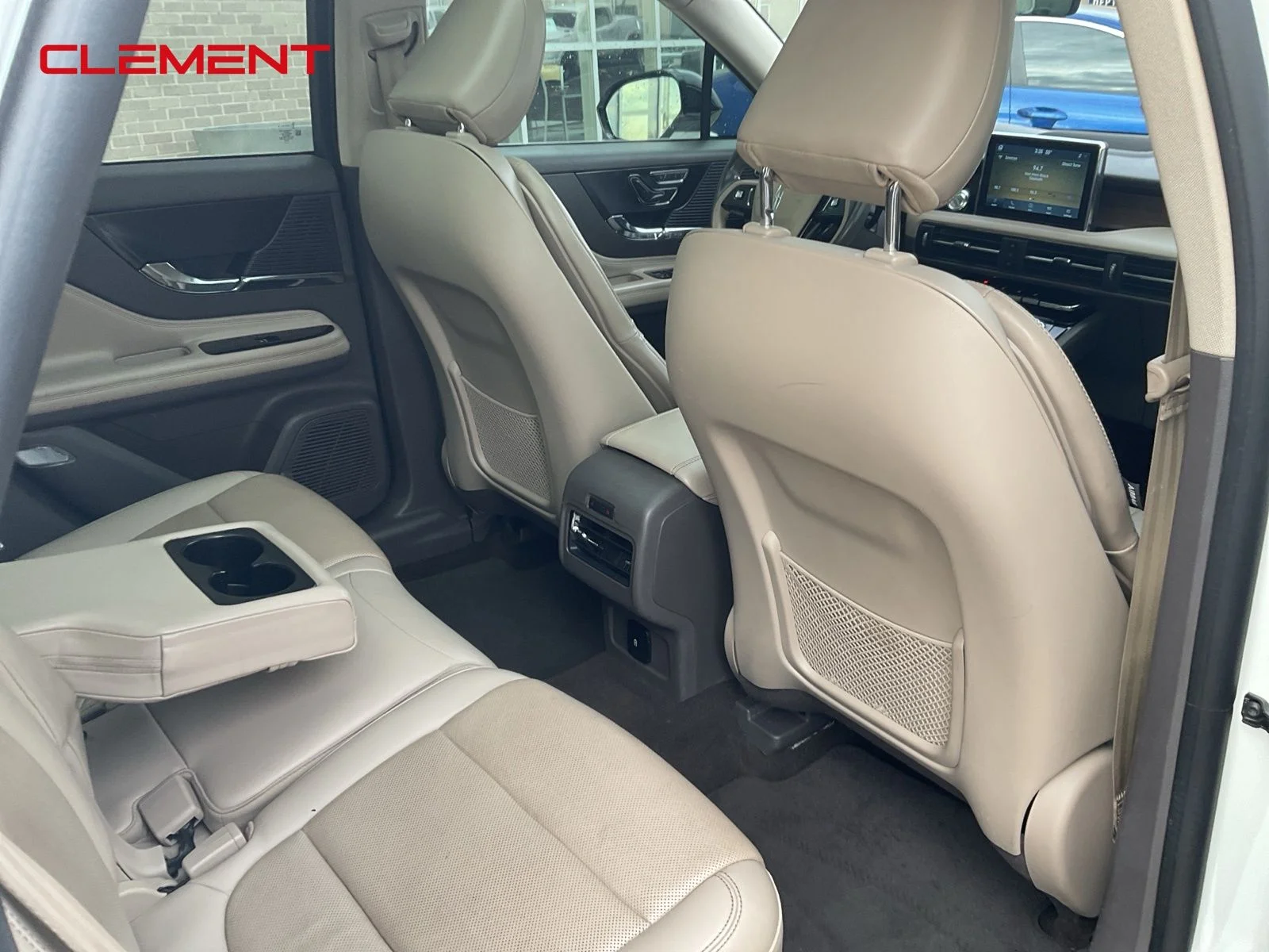 Used 2022 White Lincoln Reserve image 29